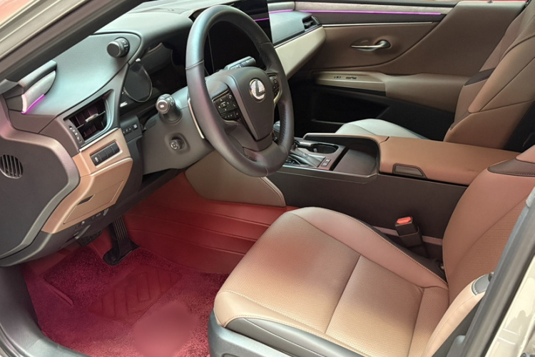 雷克萨斯ES 2025款 300h 臻享版中控内饰7003