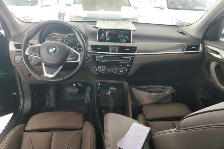 宝马X1 2016款 xDrive20Li 豪华型中控内饰12