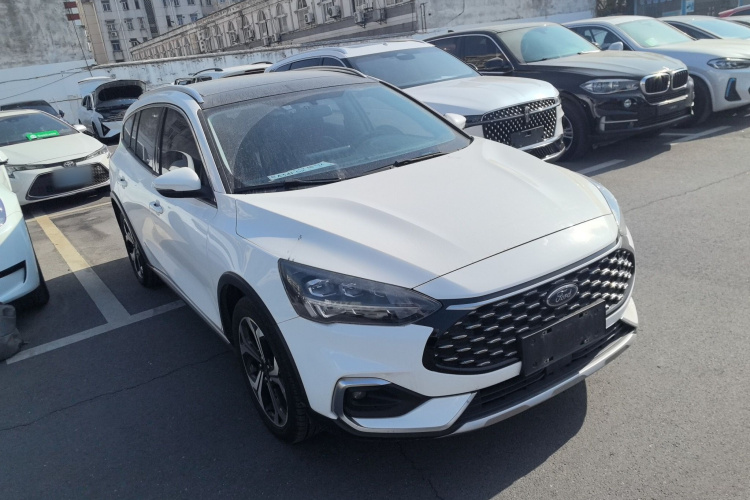 福特 福克斯 2021款 猎装版 EcoBoost 180 自动猎潮型车身外观6002