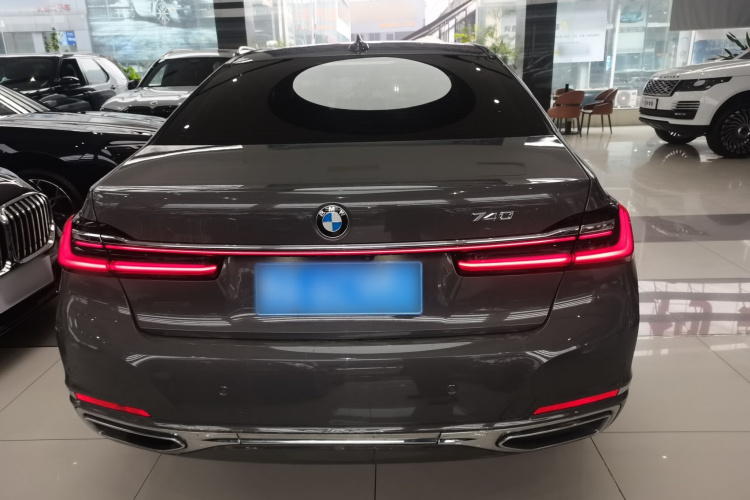 宝马7系 2019款 740Li 领先型 豪华套装车身外观6