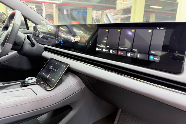 岚图汽车 岚图追光 2024款 PHEV 四驱超长续航旗舰版局部细节9003