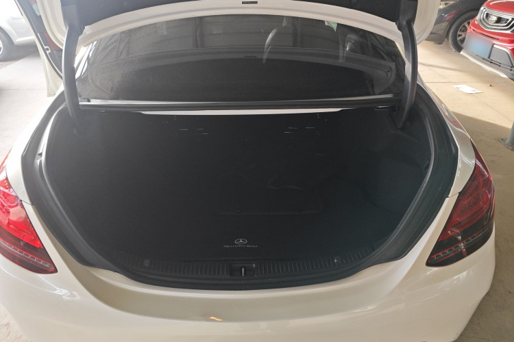 奔驰C级 2020款 C 260 运动版局部细节23