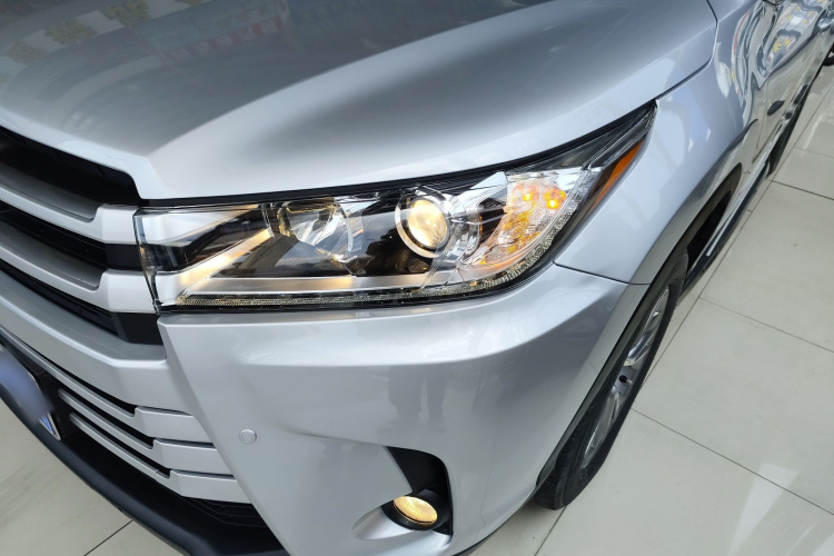 丰田 汉兰达 2018款 2.0T 两驱精英版 5座 国VI局部细节36