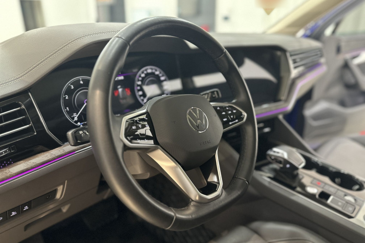 大众 途锐 2021款 3.0TSI 锐享版 经典运动套装中控内饰7002