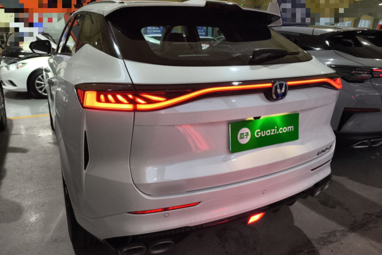 长安UNI-Z 2025款 1.5T 尊贵型车身外观6