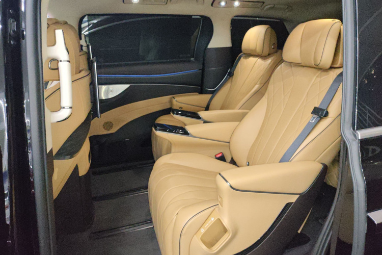 腾势D9 2024款 DM-i 980 四驱旗舰型中控内饰21