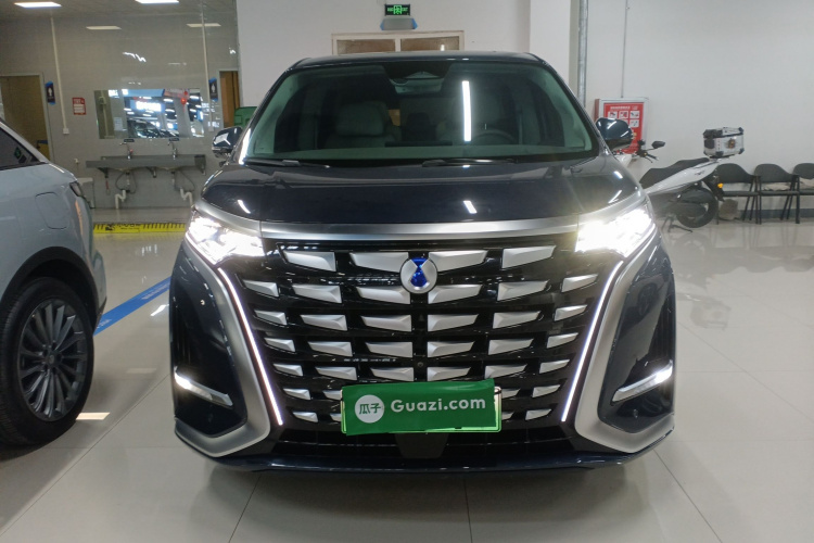 腾势D9 2022款 DM-i 970 四驱旗舰型车身外观2