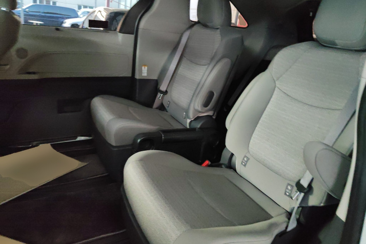 丰田 赛那SIENNA 2024款 2.5L混动 舒适版中控内饰21