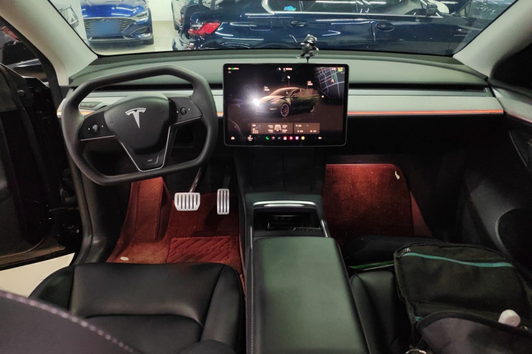 特斯拉 Model Y 2023款 高性能全轮驱动版中控内饰7002
