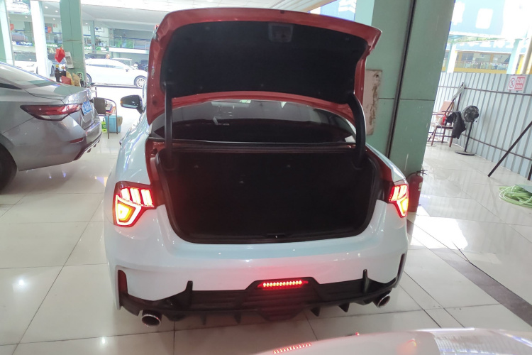 领克03 2019款 1.5TD DCT劲Pro版 国VI机舱底盘23