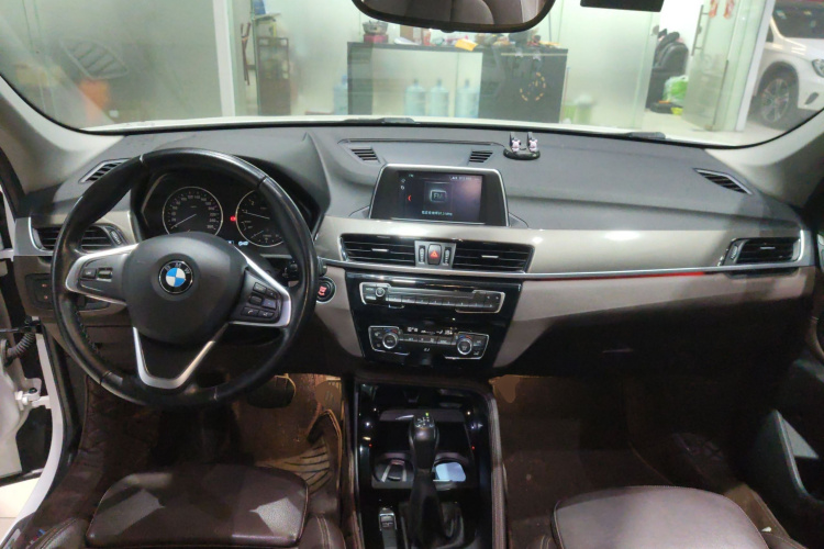 宝马X1 2018款 sDrive18Li 尊享型中控内饰12