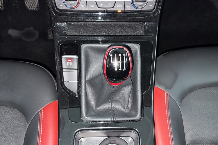 吉利汽车 帝豪GS 2020款 1.4T 手动雅中控内饰7006