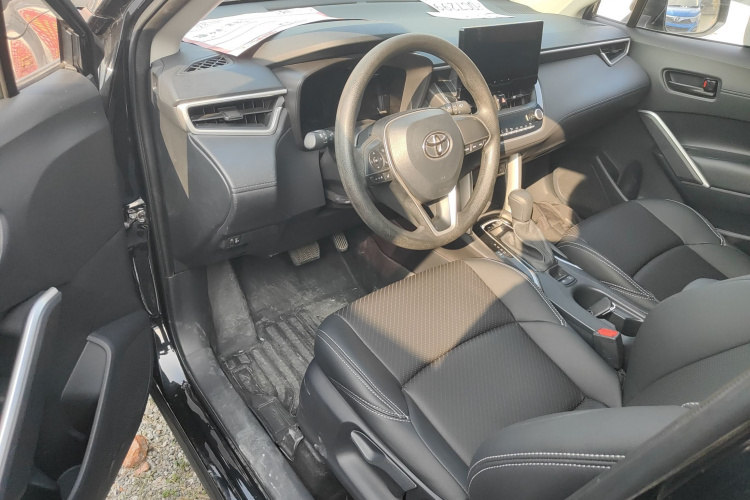 丰田 锋兰达 2023款 2.0L CVT精英版中控内饰7003