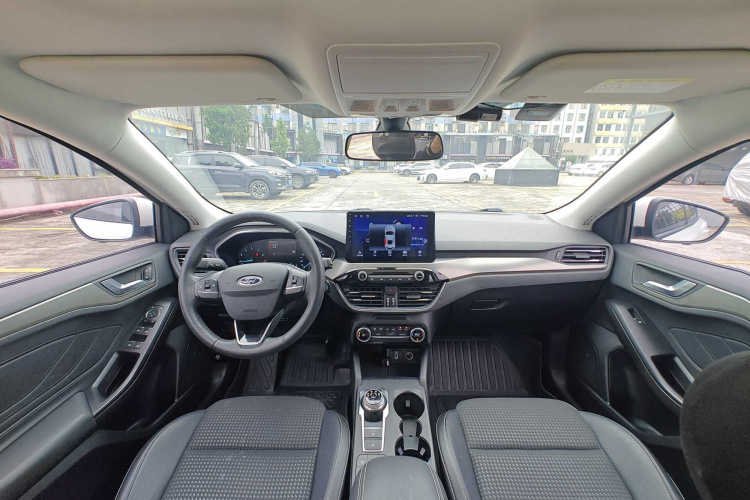福特 福克斯 2020款 两厢 EcoBoost 180 自动锋潮型中控内饰7002