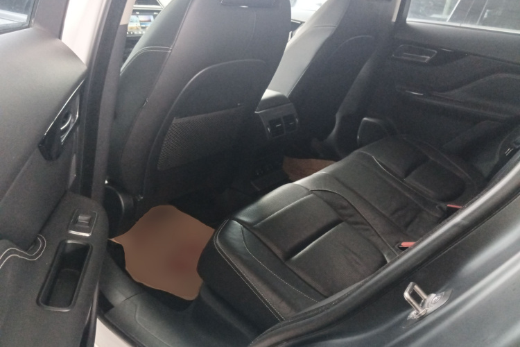 捷豹F-PACE 2016款 2.0T 两驱R-Sport运动版中控内饰7004