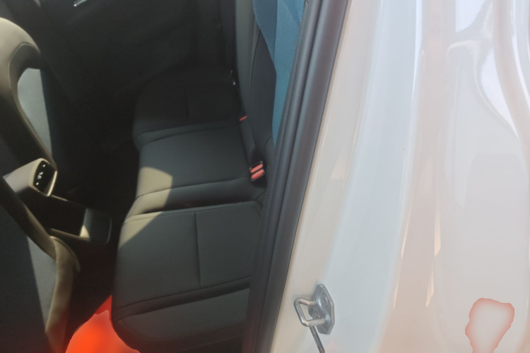 沃尔沃EX30 2025款 后驱长续航版 Plus中控内饰21