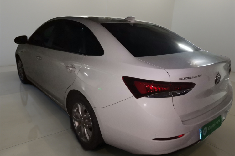 别克 英朗 2021款 改款 典范 1.5L 自动精英型车身外观5