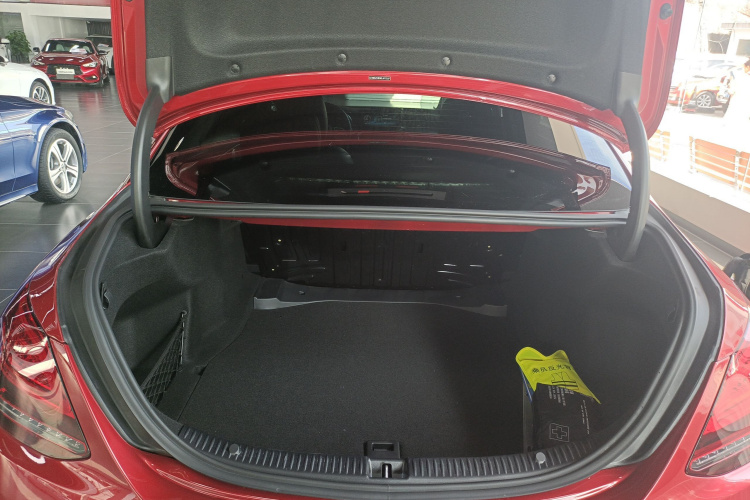 奔驰C级 2019款 C 260 L 运动版机舱底盘23