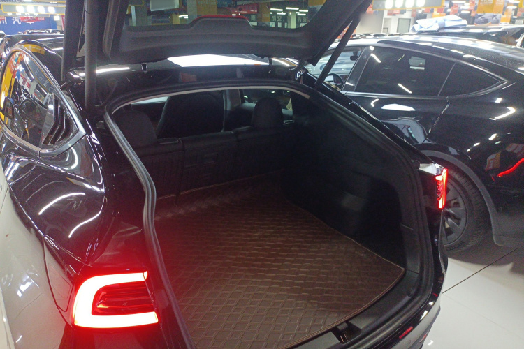 特斯拉 Model Y 2022款 改款 后轮驱动版机舱底盘23