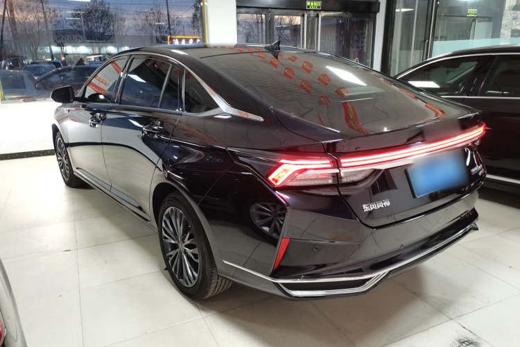 东风风神 奕炫MAX 2023款 1.5T 超炫潮爸版车身外观4