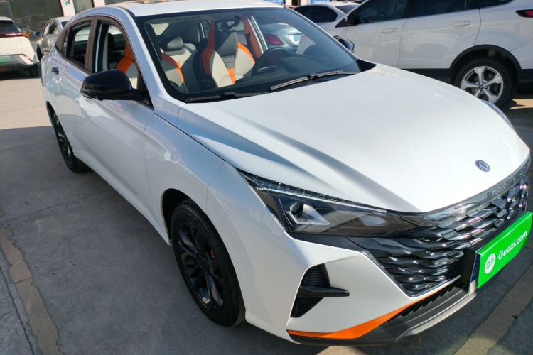 东风风神 奕炫 2023款 马赫版 1.5L 自动追影版车身外观3