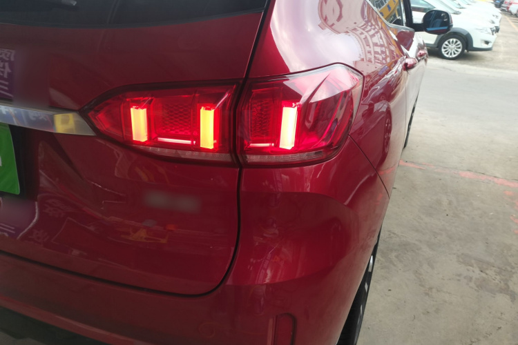 魏牌 VV6 2018款 2.0T 两驱旗舰型 国V车身外观9