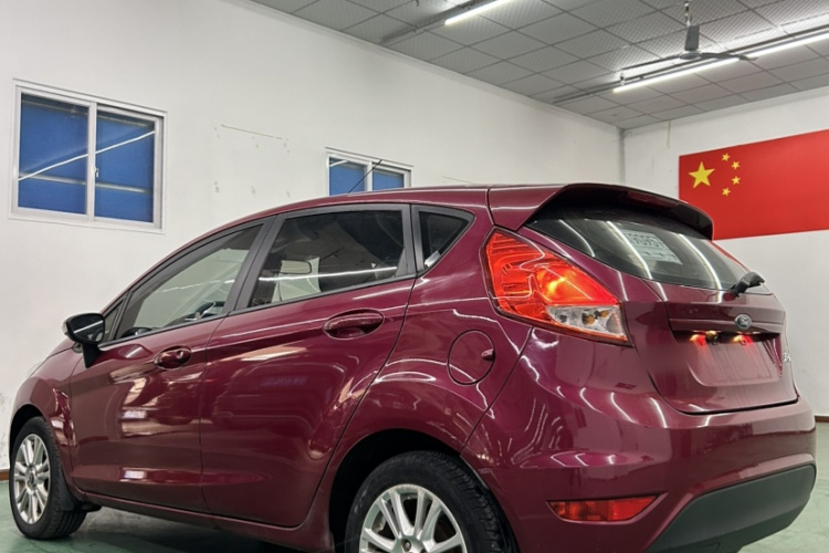 福特 嘉年华 2013款 两厢 1.5L 自动时尚型车身外观6005