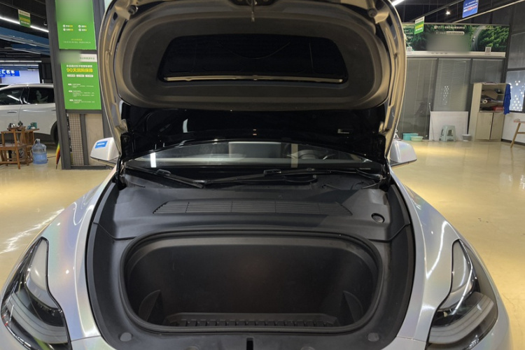 特斯拉 Model Y 2021款 标准续航后驱版局部细节24