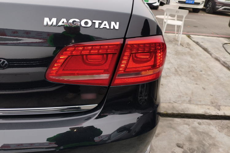 大众 迈腾 2013款 2.0TSI 尊贵型车身外观9