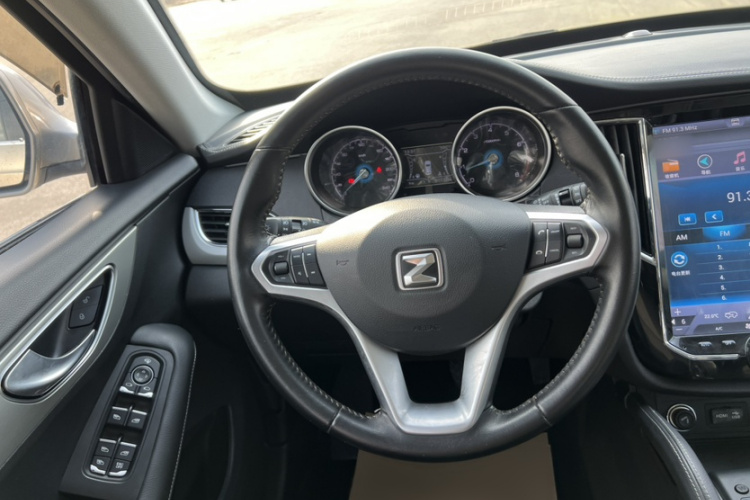 众泰SR7 2016款 1.5T CVT魔方之心版 国IV局部细节14