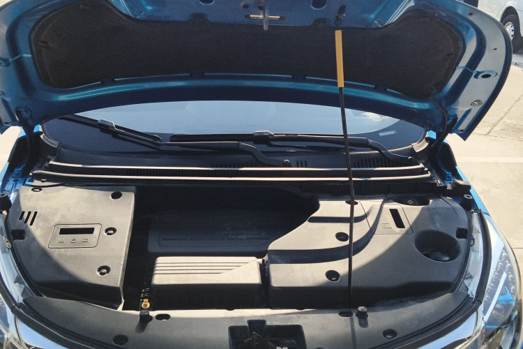 比亚迪 元 2016款 1.5L 手动豪华型机舱底盘24