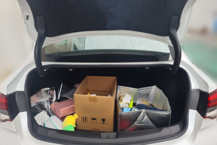 别克 君威 2024款 25T 超享版中控内饰23