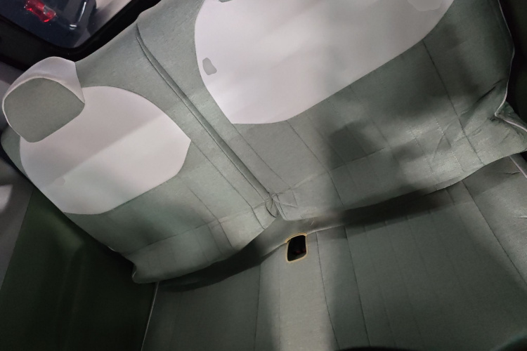 吉利银河 2025款 210km 熊猫骑士中控内饰21