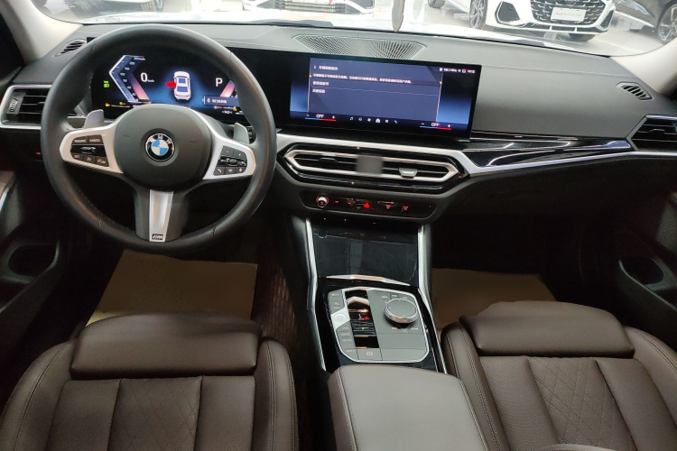 宝马3系 2023款 320Li M运动套装中控内饰7002