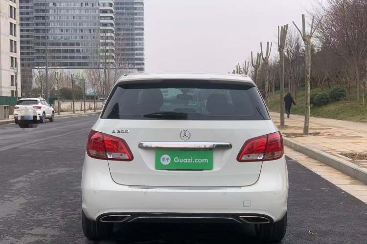 奔驰B级 2015款 B 200 动感型车身外观6005