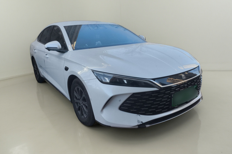 比亚迪 秦L 2025款 DM-i 智驾版 80KM领先型车身外观3