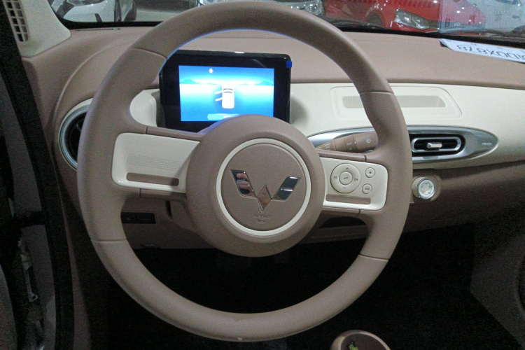 五菱汽车 宏光MINIEV 2025款 四门版 进阶款中控内饰13