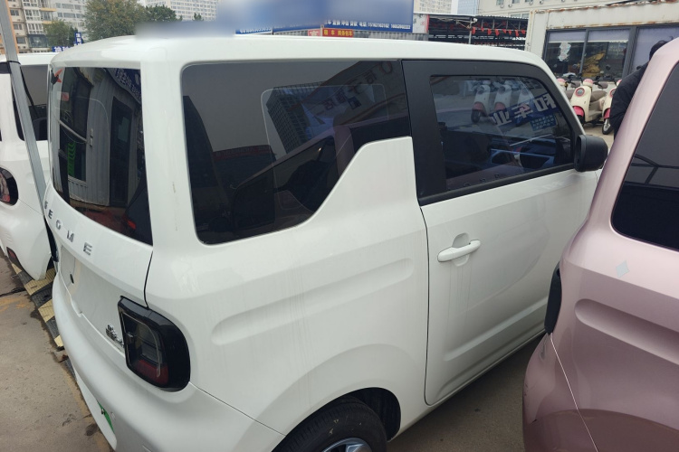 吉利银河 2024款 熊猫mini 200km 耐力熊车身外观7