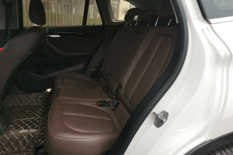 宝马X1 2020款 sDrive25Li 领先型中控内饰21