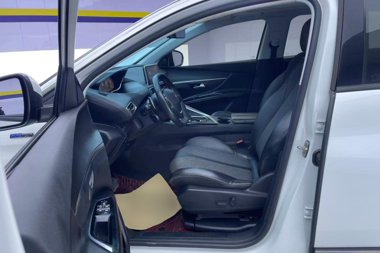 标致5008 2017款 350THP 5座精英版中控内饰19