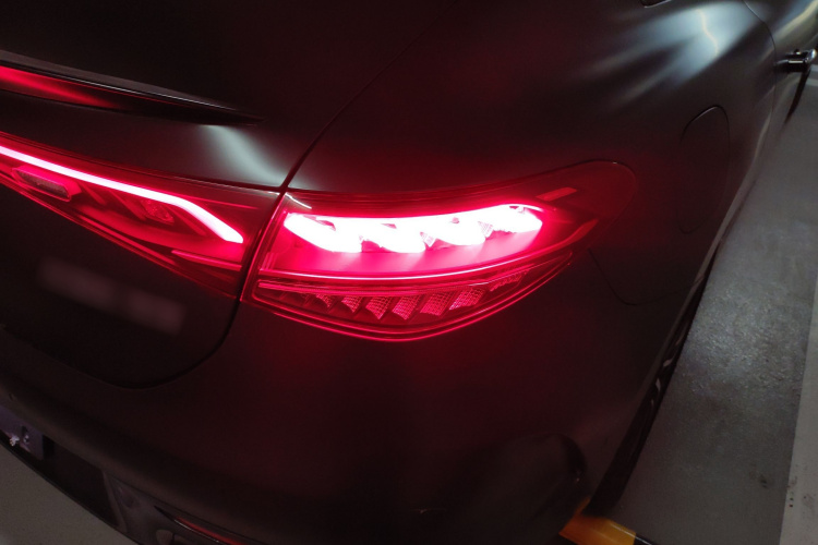 奔驰EQE AMG 2023款 AMG EQE 53 4MATIC+车身外观9