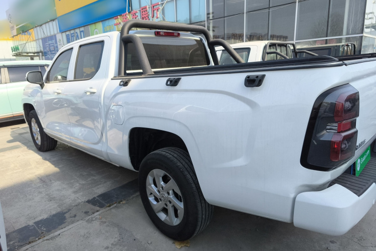 长城 金刚炮 2023款 2.0T自动汽油两驱精英型平箱GW4C20C车身外观6003