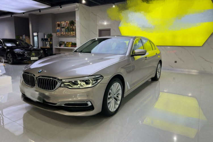 宝马5系 2020款 530Li 尊享型 豪华套装车身外观1