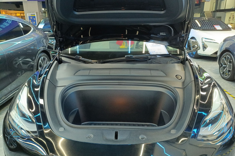 特斯拉 Model Y 2022款 长续航全轮驱动版局部细节24