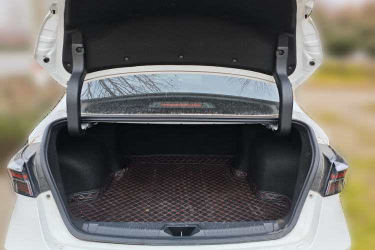 奇瑞 艾瑞泽5 PLUS 2021款 小泽 1.5L CVT享PLUS中控内饰23