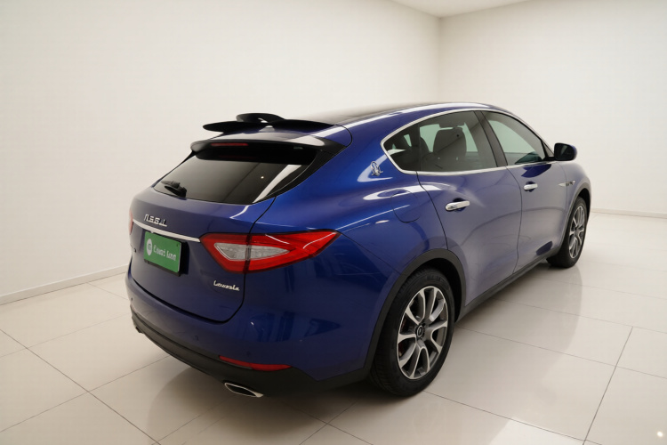 玛莎拉蒂 Levante 2019款 3.0T 标准版 国VI车身外观7