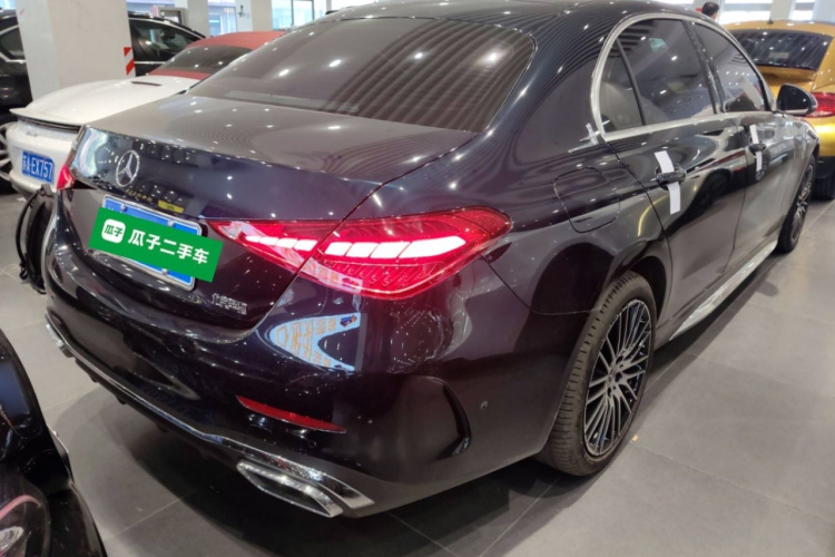奔驰C级 2024款 改款 C 260 L 运动版车身外观7