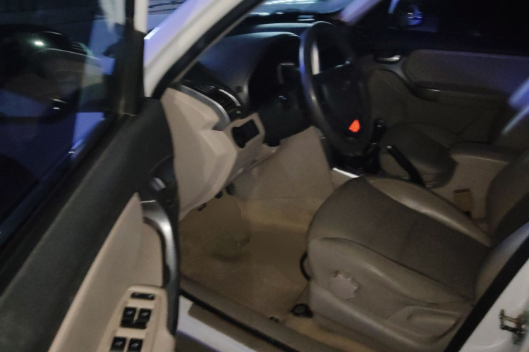 奇瑞 瑞虎3 2014款 1.6L 手动智尚版中控内饰7003