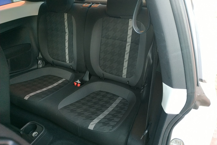 大众 甲壳虫 2017款 180TSI 宜乐版中控内饰21