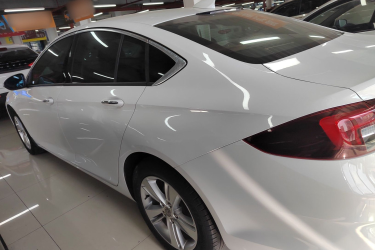 别克 君威 2019款 20T 精英型 国VI车身外观4